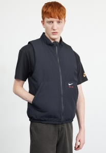 Жилетка Nike Air Insulated Woven Vest