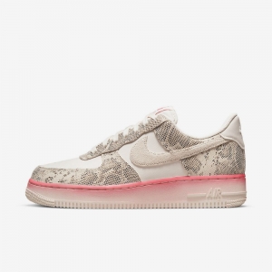 Кросівки Nike WMNS AIR FORCE 1 07 LX