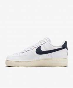 Кросівки жіночі Nike Air Force 1 '07 Flyease (HJ9122-100)