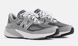 Кросівки New Balance 990V5