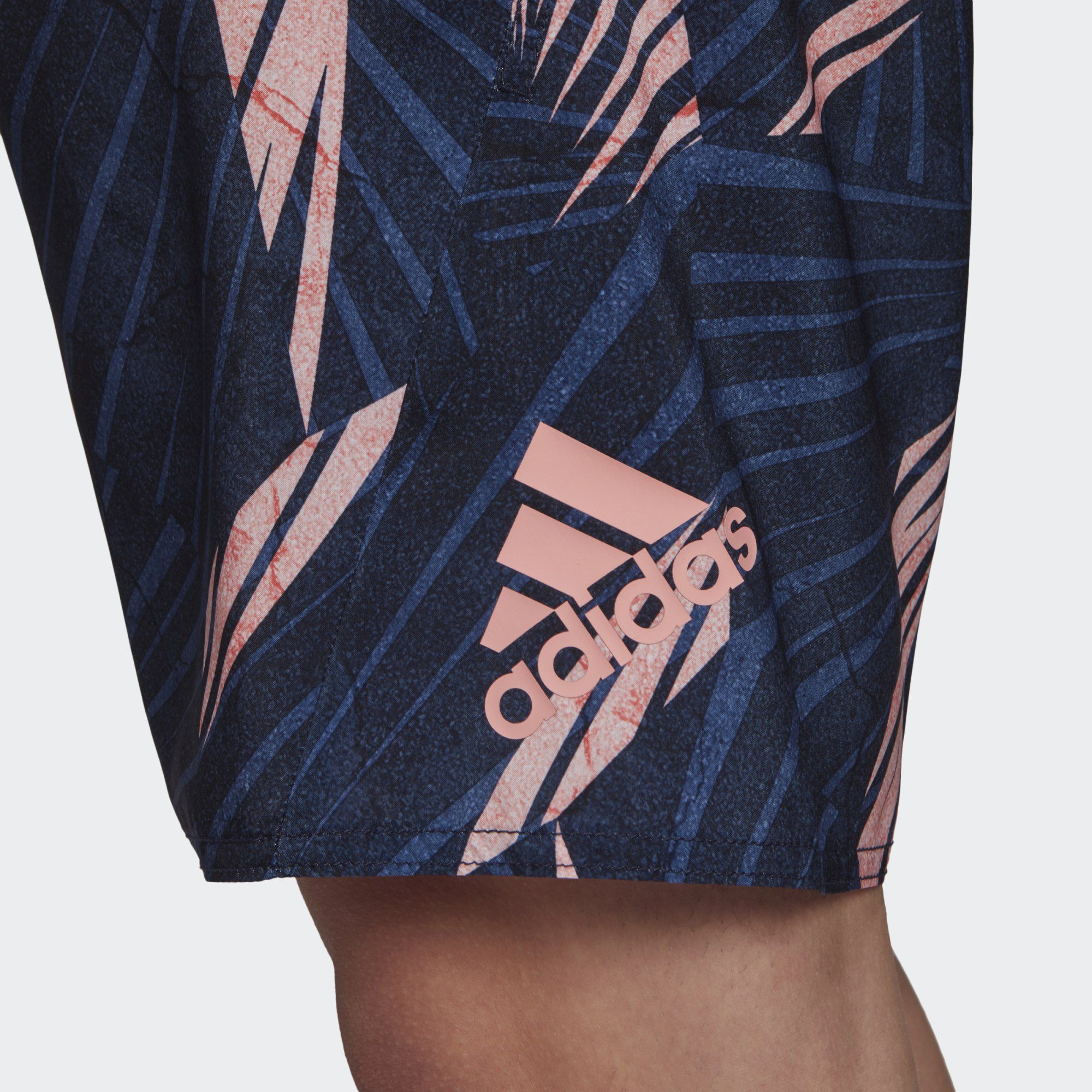 Пляжні шорти Adidas Graphic Tech FJ3906_image_7