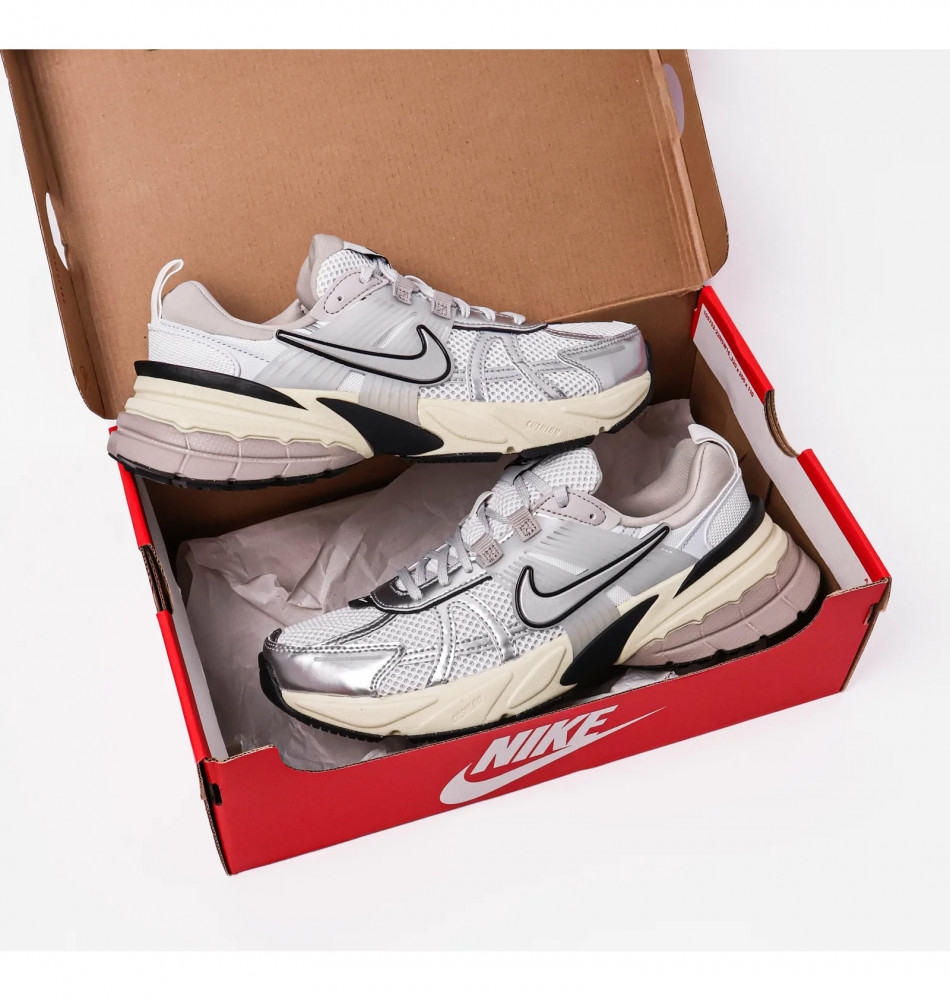 Чоловічі кросівки Nike V2K Run FD0736-001 FD0736-100_image_4