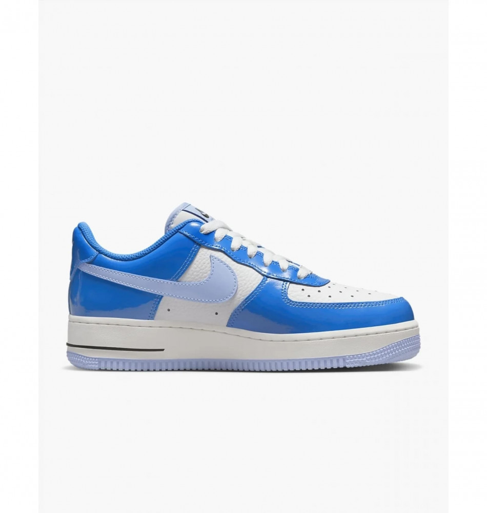 Кросівки жіночі Nike Air Force 1 07 FJ4801-400
