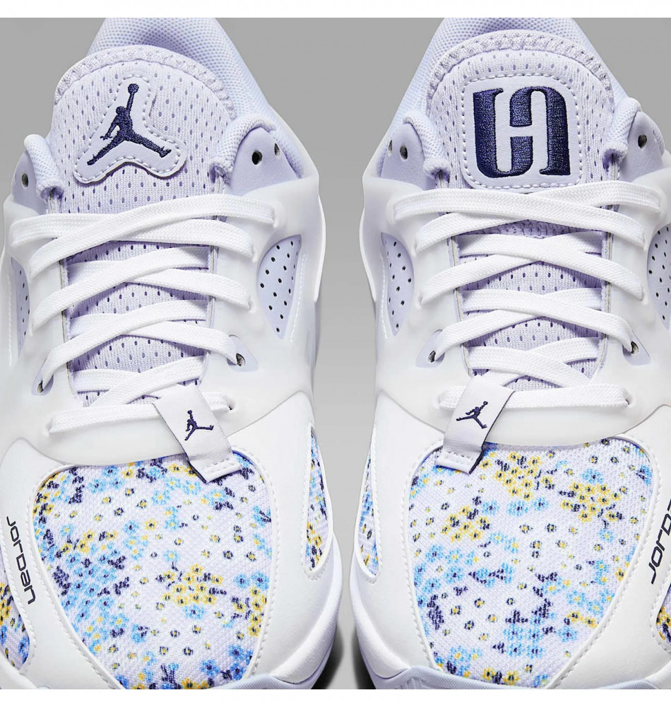 Кроссовки женские Air Jordan Heir FZ2471-004_image_4