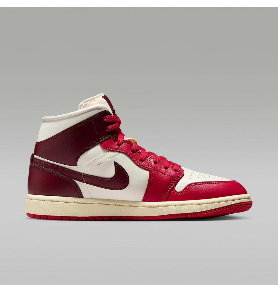Жіночі кросівки Nike Air Jordan 1 Mid BQ6472-119