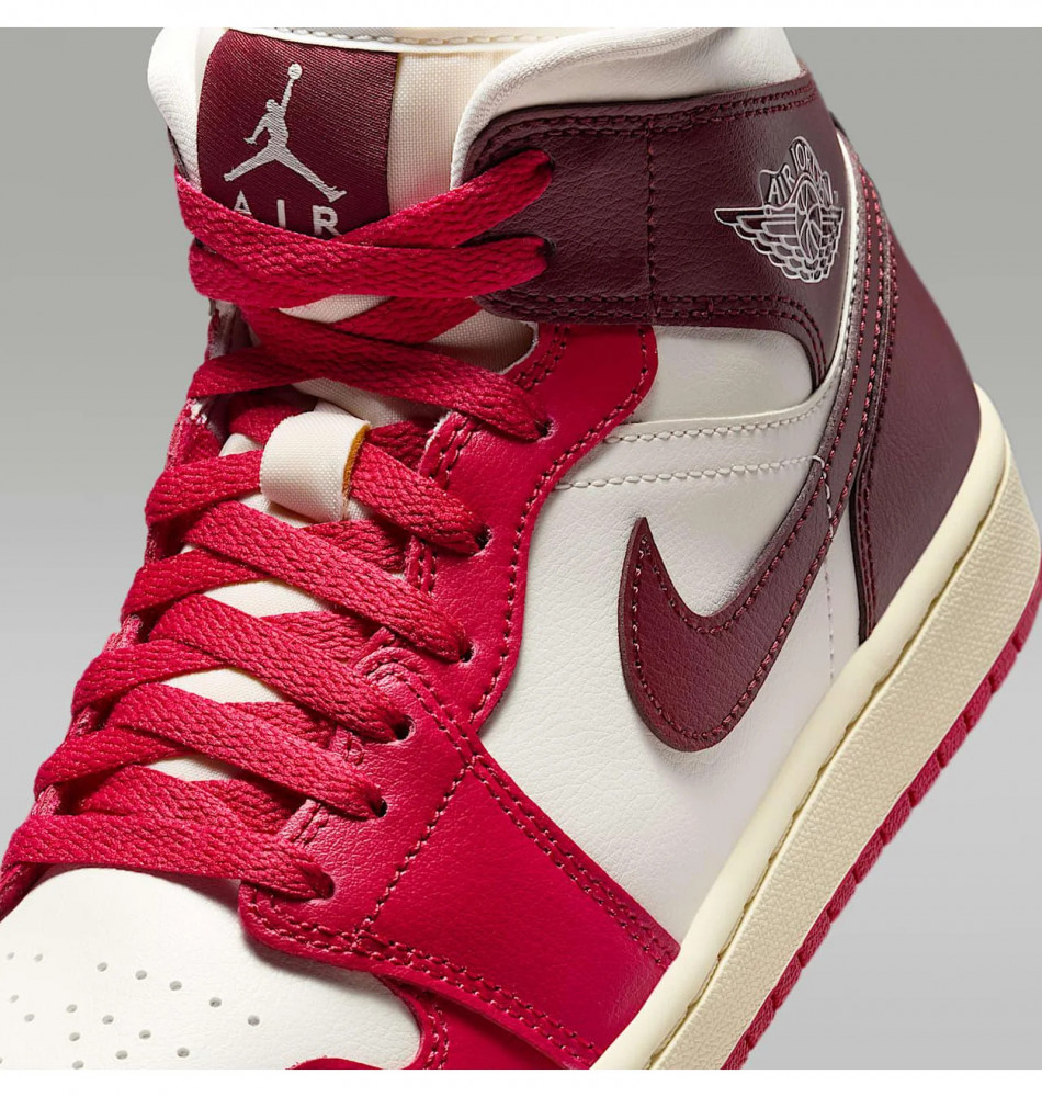 Женские кроссовки Nike Air Jordan 1 Mid Triple BQ6472-119_image_8