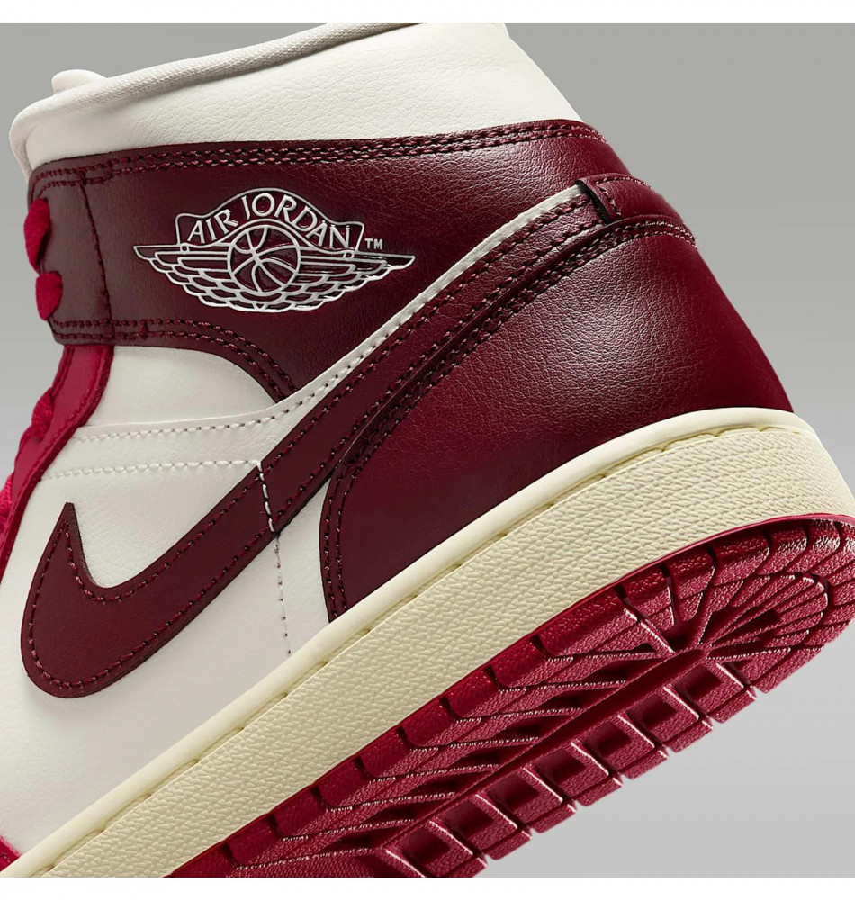 Женские кроссовки Nike Air Jordan 1 Mid Triple BQ6472-119_image_6