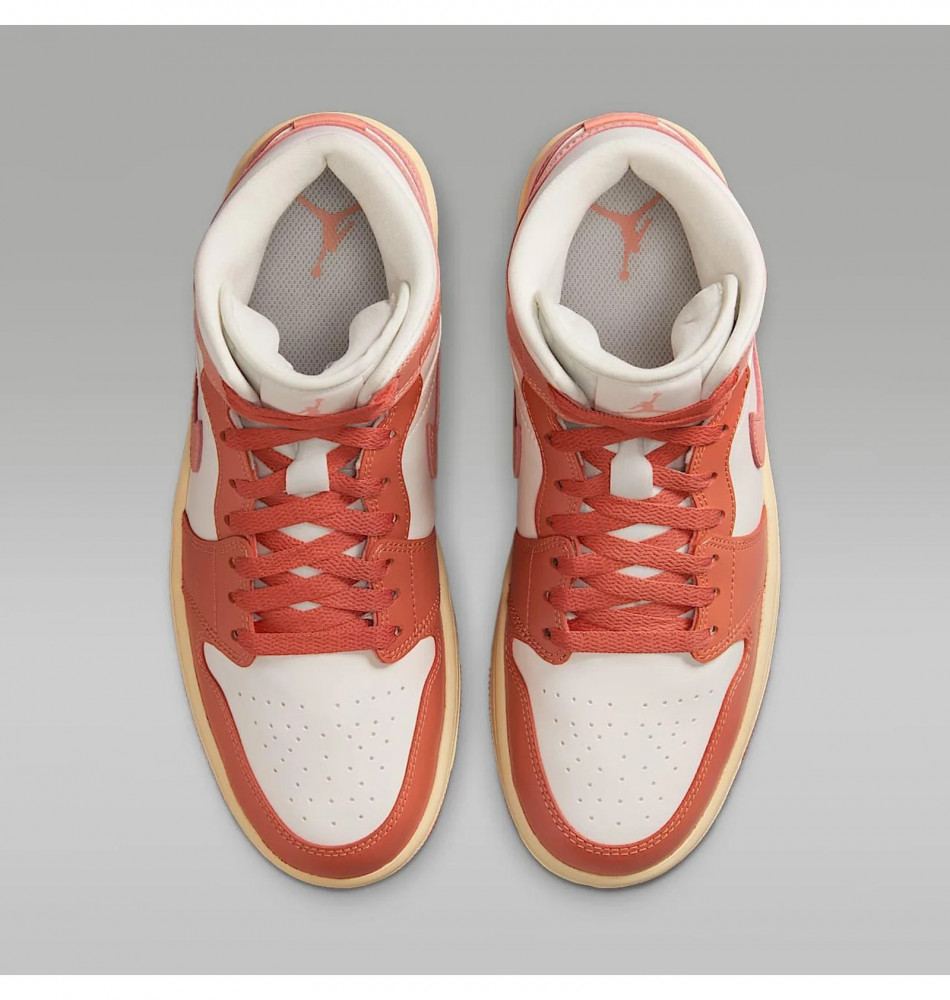 Жіночі кросівки Nike Air Jordan 1 Mid BQ6472-180
