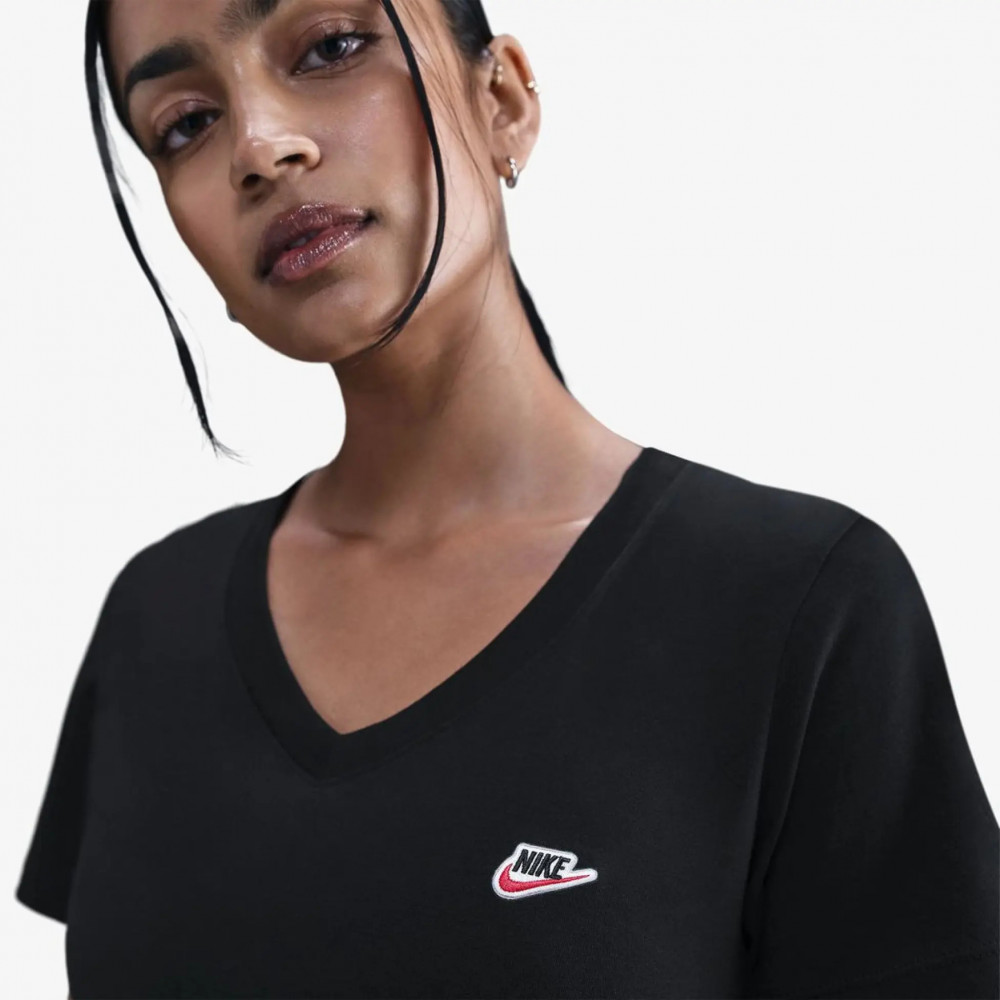 Женская футболка Nike Sportswear DZ4682-010_image_3