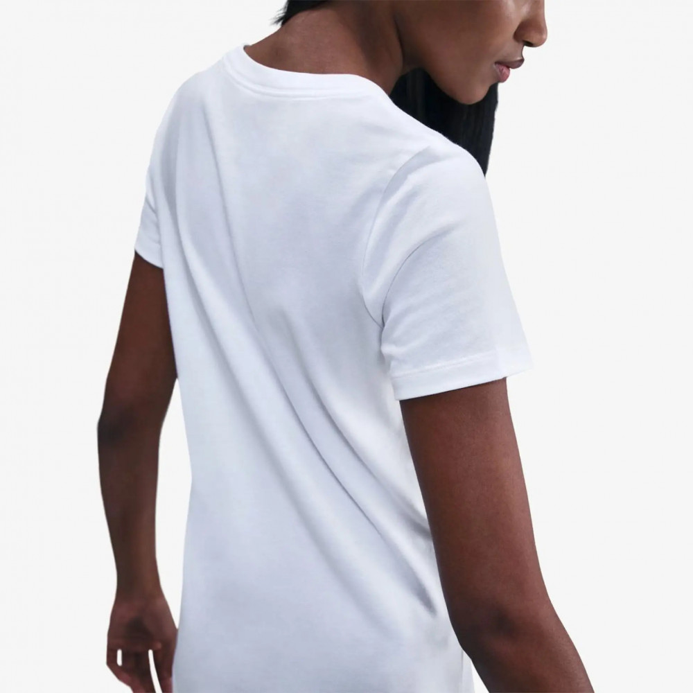 Женская футболка Nike Sportswear DZ4682-100