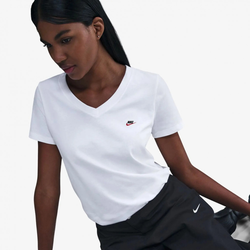 Женская футболка Nike Sportswear DZ4682-100_image_3