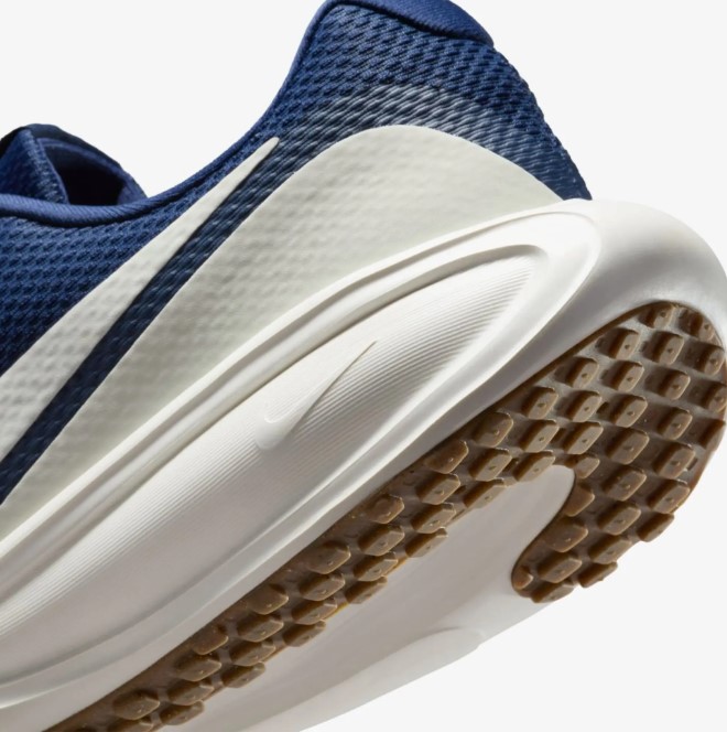 Мужские кроссовки Nike Revolution 8 HJ9198-402_image_7