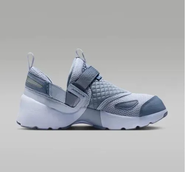 Женские кроссовки Wmns Jordan Trunner Lx Triple HQ2164-010