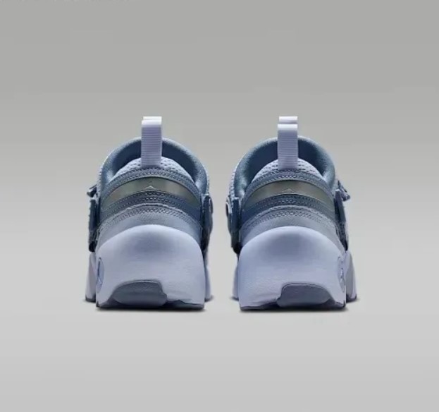 Женские кроссовки Wmns Jordan Trunner Lx Triple HQ2164-010_image_7