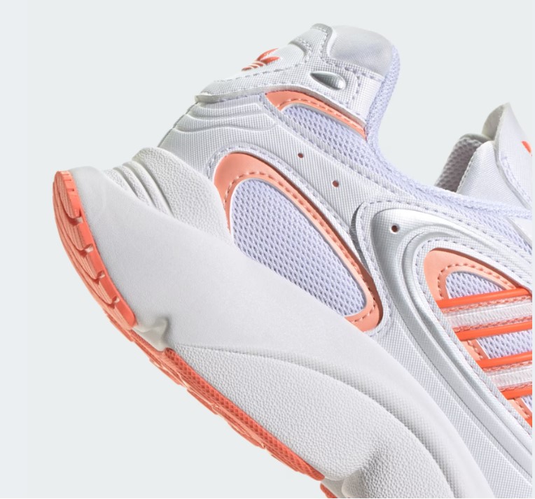 Женские кроссовки Adidas Ozmillen JH5642_image_5