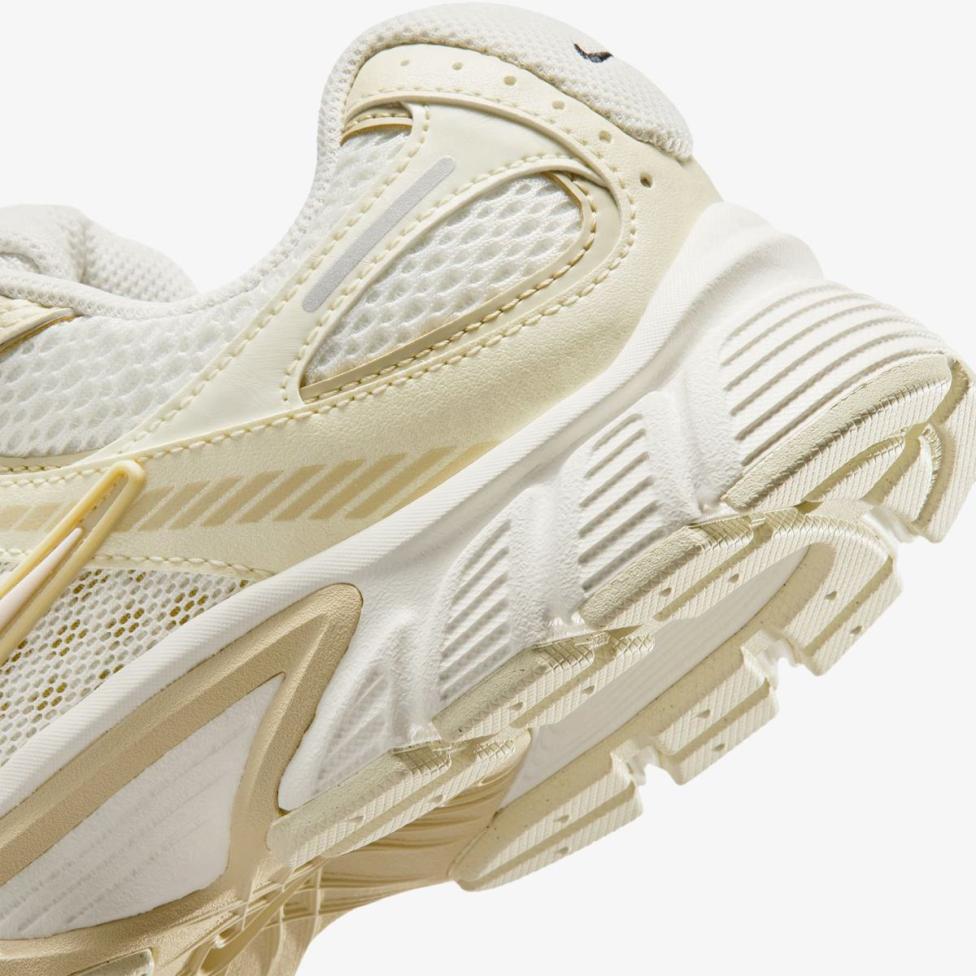 Женские кроссовки NIKE W V5 RNR SE IO0464-101_image_8