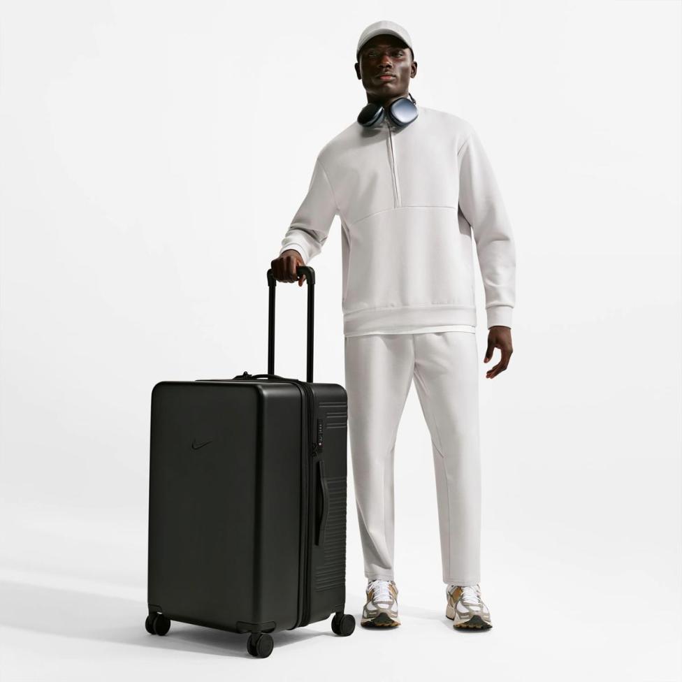 Чемодан NIKE NK 29IN HARDSHELL LUGGAGE HV8586-010_image_10