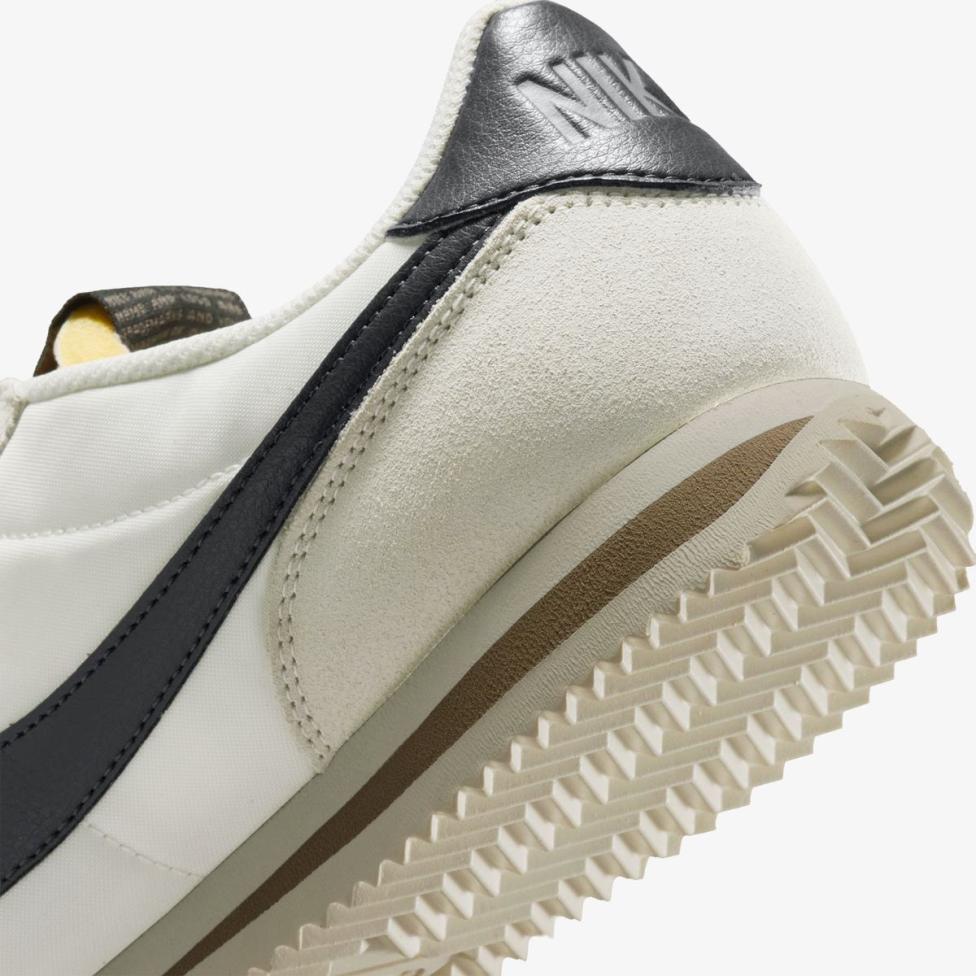 Женские кроссовки NIKE WMNS CORTEZ IU7556-030_image_8