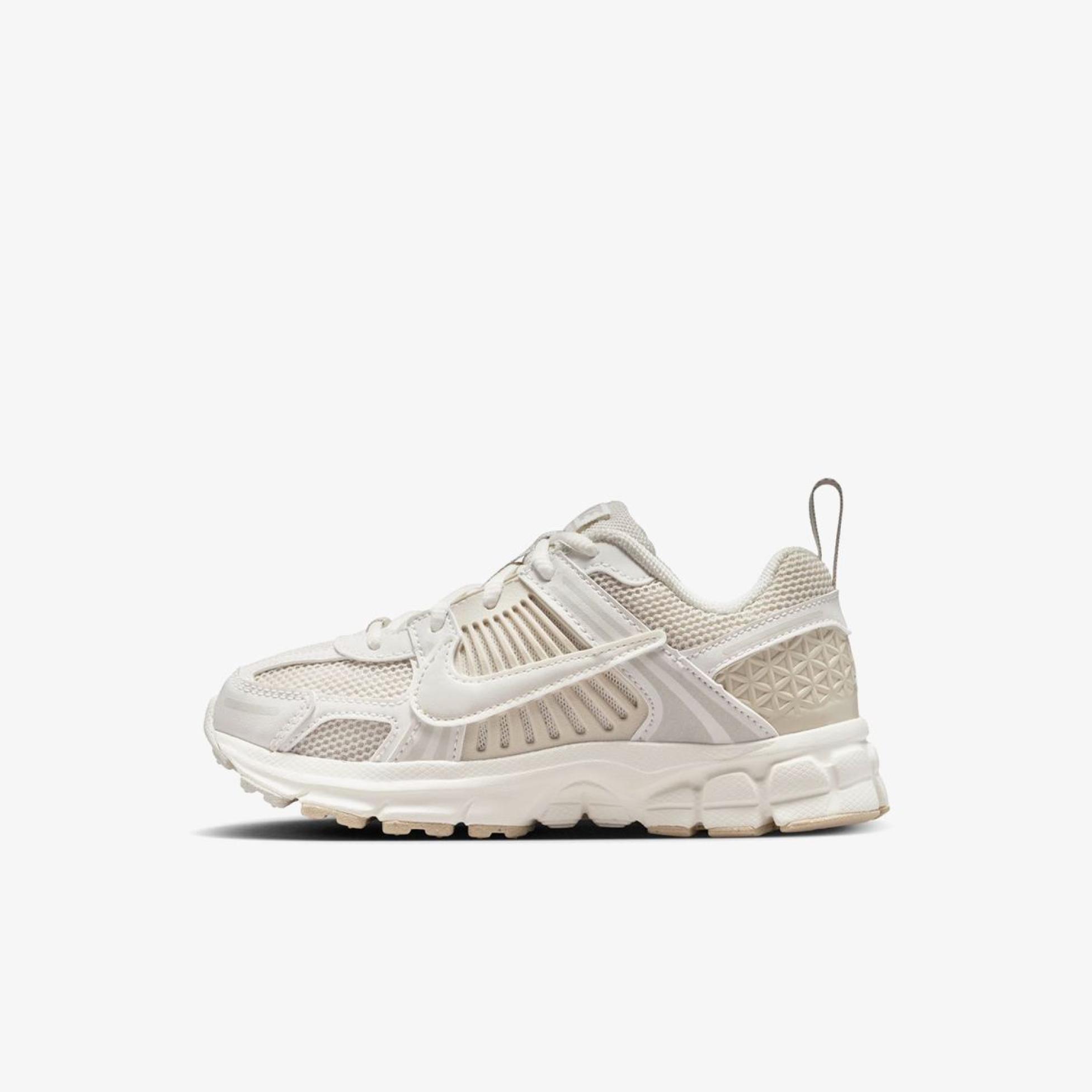 Дитячі кросівки NIKE VOMERO 5 LACE (PS) IR4587-016
