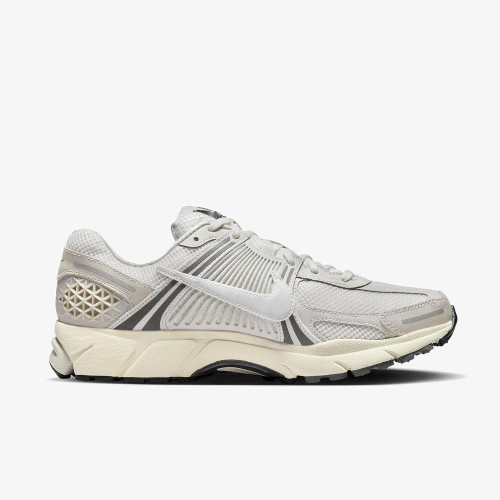 Чоловічі кросівки NIKE ZOOM VOMERO 5 HF0731-007_image_3