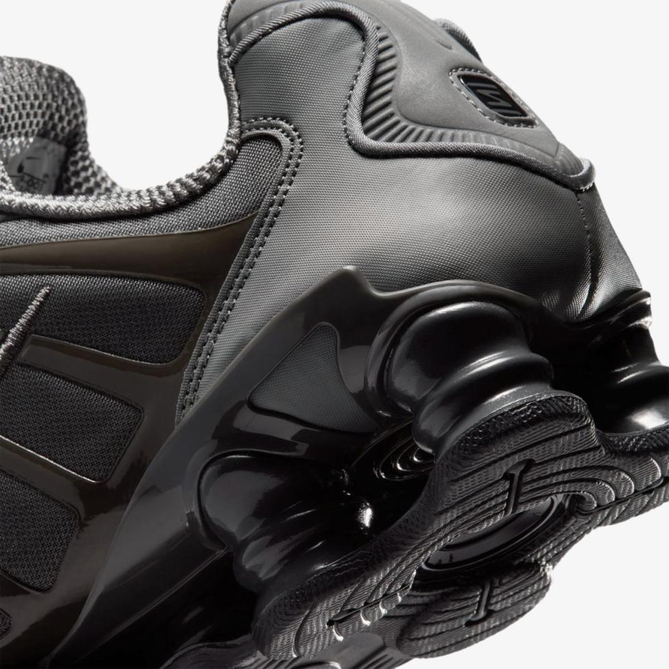 Чоловічі кросівки NIKE SHOX TL SE IQ6599-003_image_8