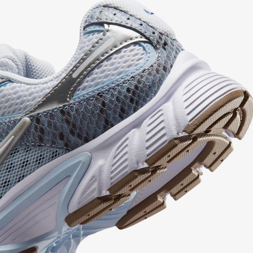 Женские кроссовки NIKE W V5 RNR PRM IR1381-001_image_8