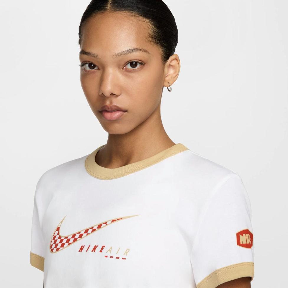 Женская футболка NIKE W NSW CLUB SS TEE MOTO RGR HQ1707-100_image_3