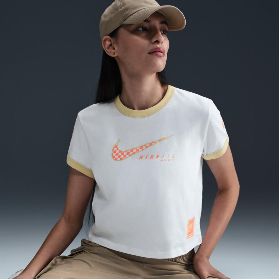 Женская футболка NIKE W NSW CLUB SS TEE MOTO RGR HQ1707-100_image_6