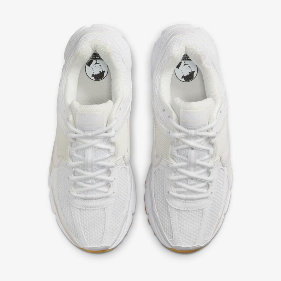 Женские кроссовки NIKE W ZOOM VOMERO 5 FJ2028-104_image_4