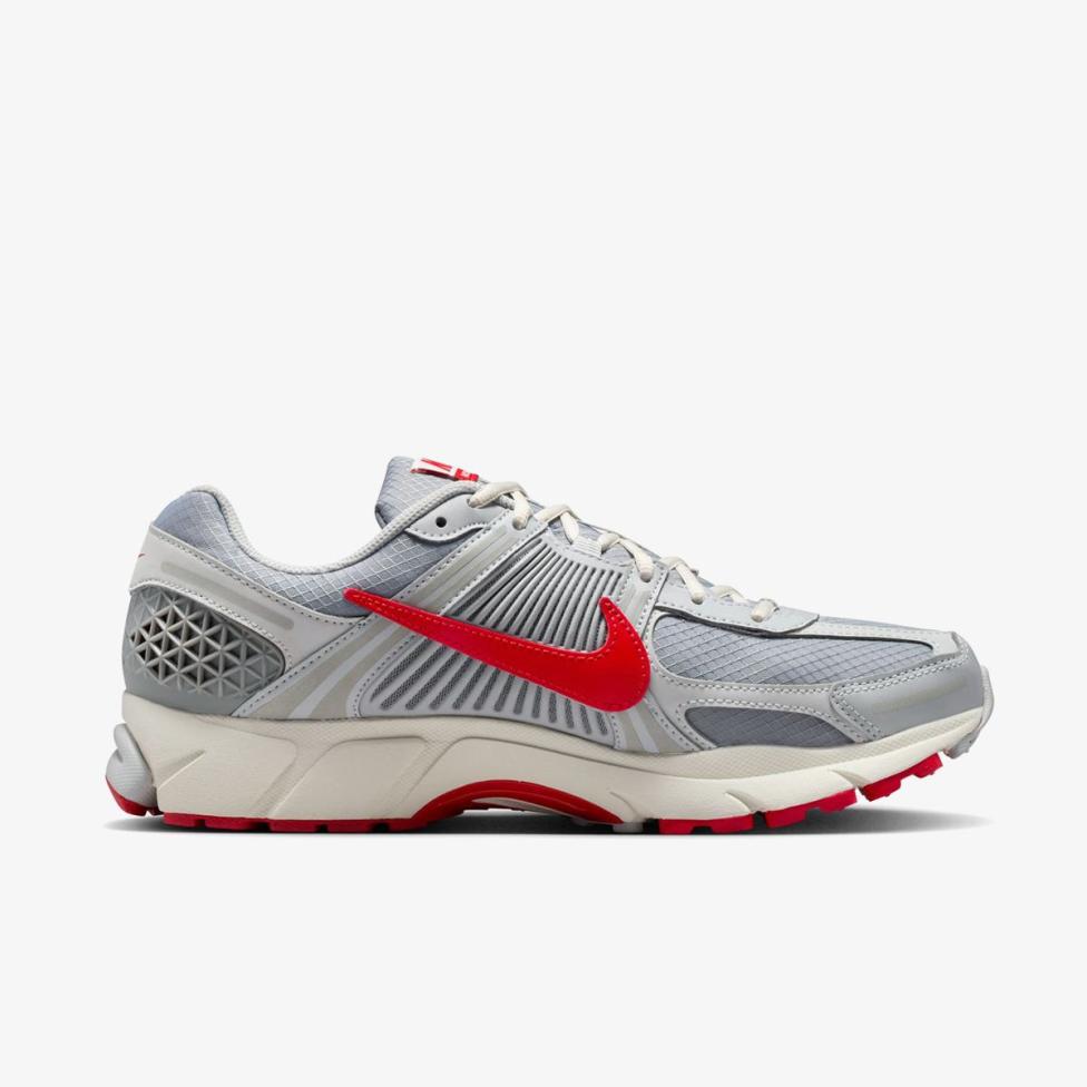 Мужские кроссовки NIKE ZOOM VOMERO 5 SE IQ6589-001_image_3