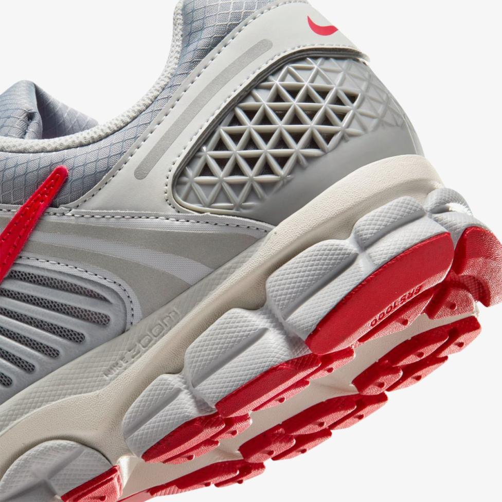 Мужские кроссовки NIKE ZOOM VOMERO 5 SE IQ6589-001_image_8