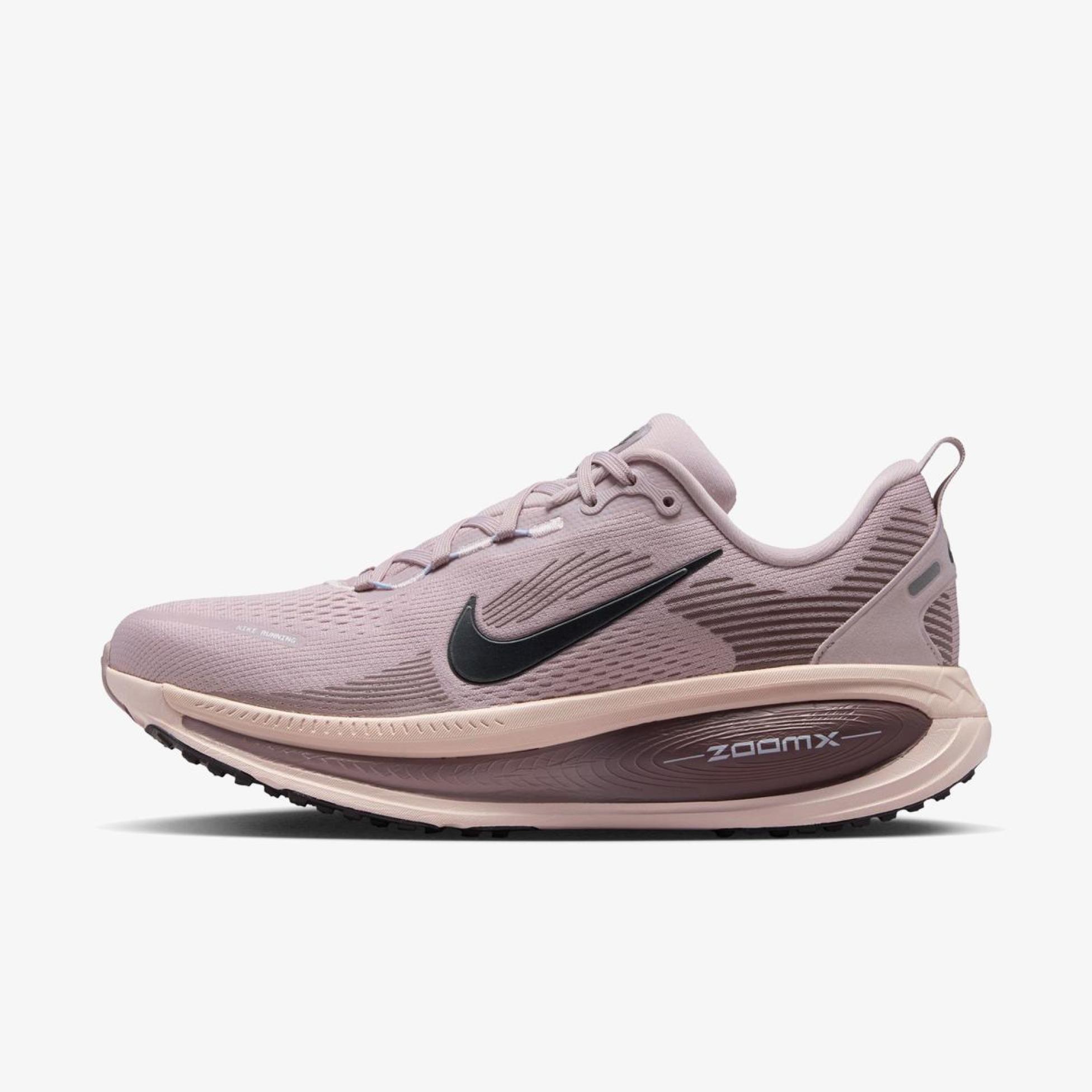 Женские кроссовки NIKE W VOMERO 18 HM6804-607_image_23