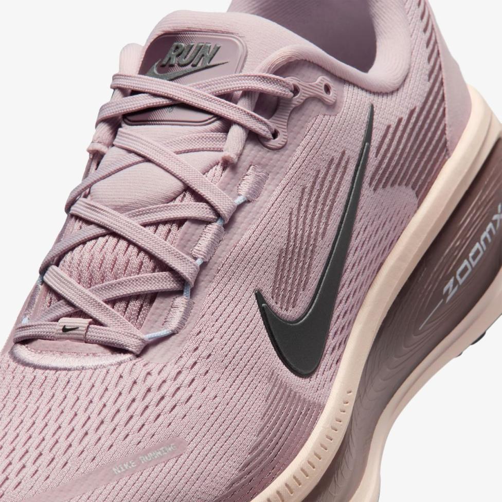 Женские кроссовки NIKE W VOMERO 18 HM6804-607_image_7