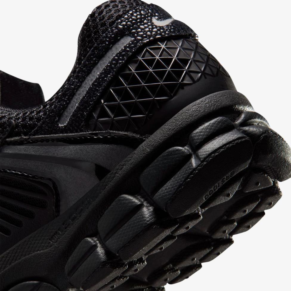 Женские кроссовки NIKE W ZOOM VOMERO 5 II6236-001_image_8
