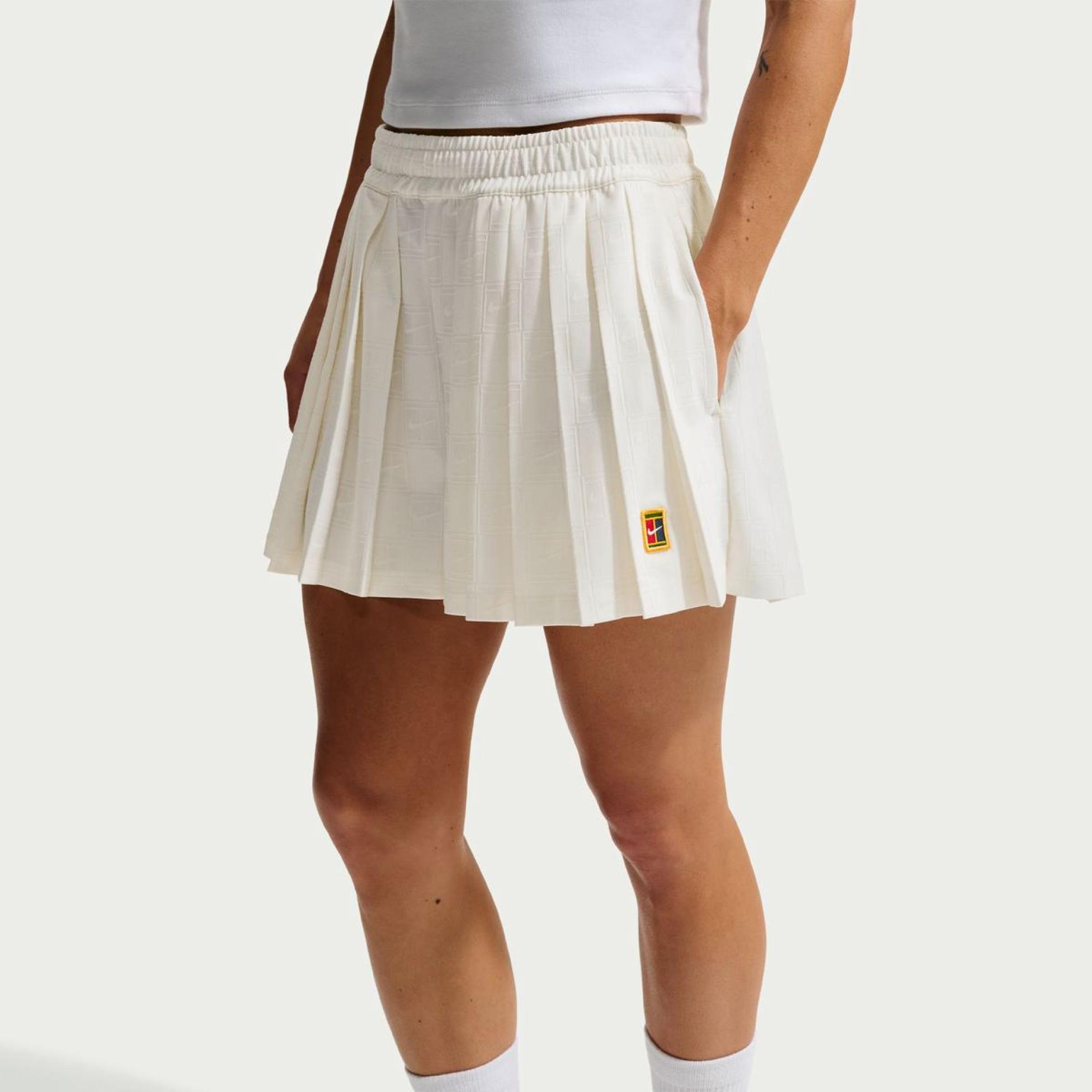Жіночі шорти NIKE W NKCT DF CRT CLTN HR SHORT IB0769-133
