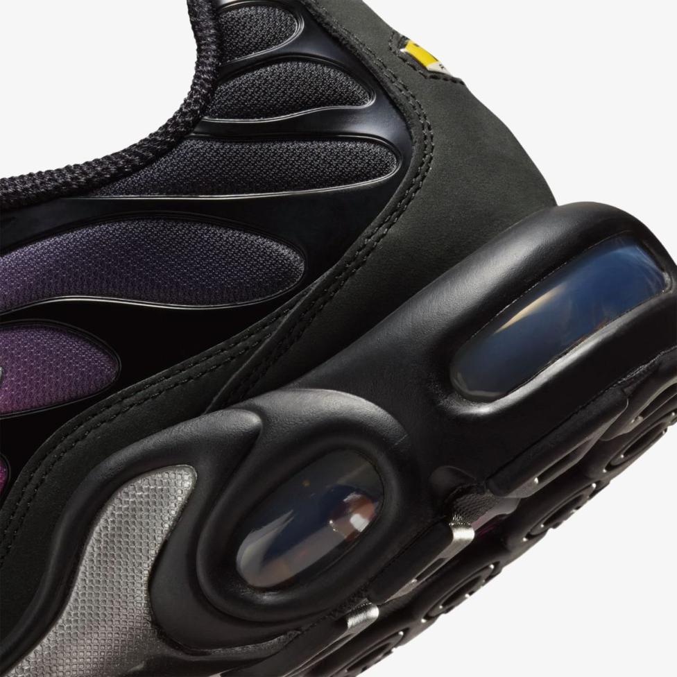 Жіночі кросівки NIKE AIR MAX PLUS IQ0280-010_image_8