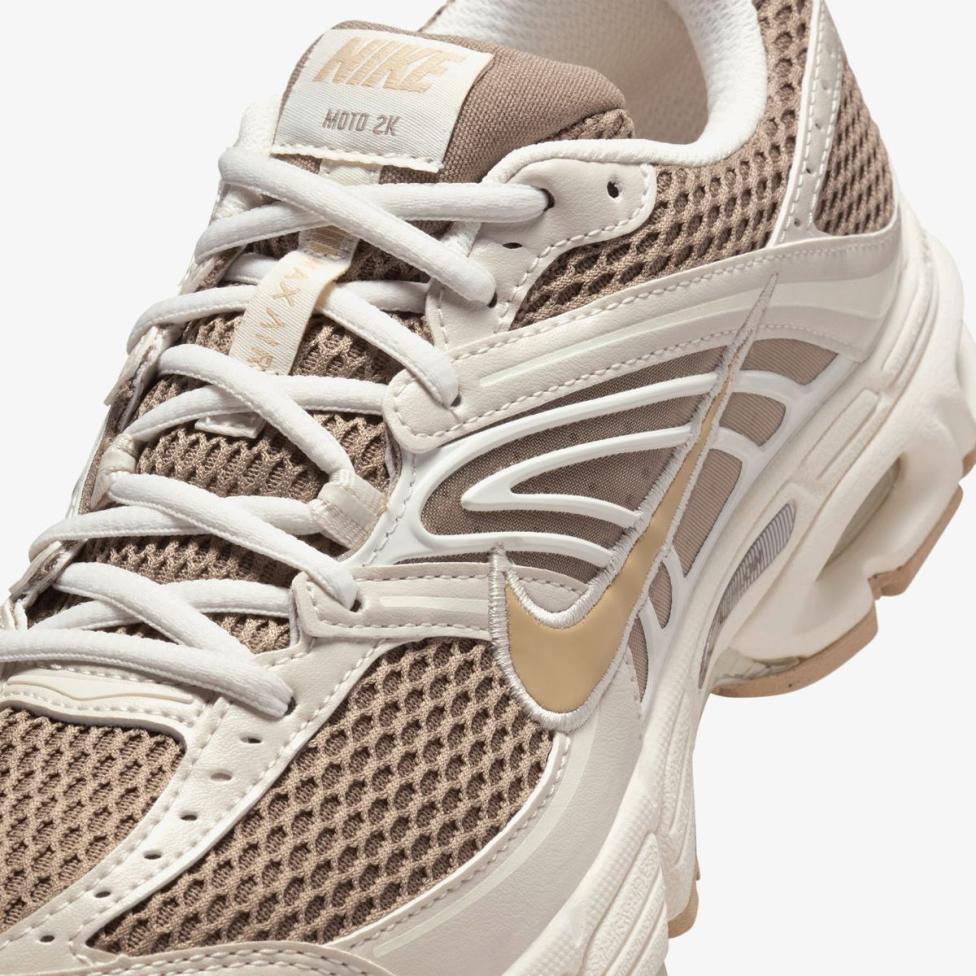 Жіночі кросівки NIKE AIR MAX MOTO 2K IQ0278-214_image_3