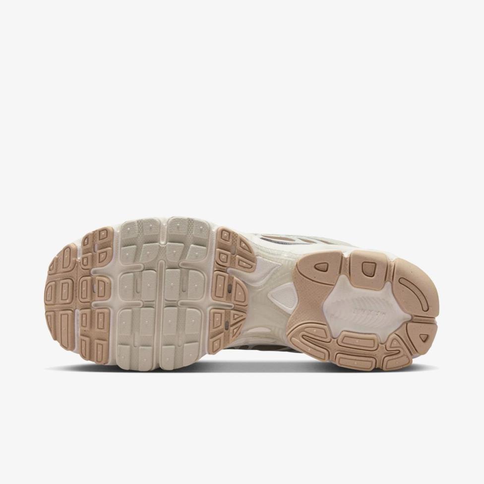 Женские кроссовки NIKE AIR MAX MOTO 2K IQ0278-214_image_14