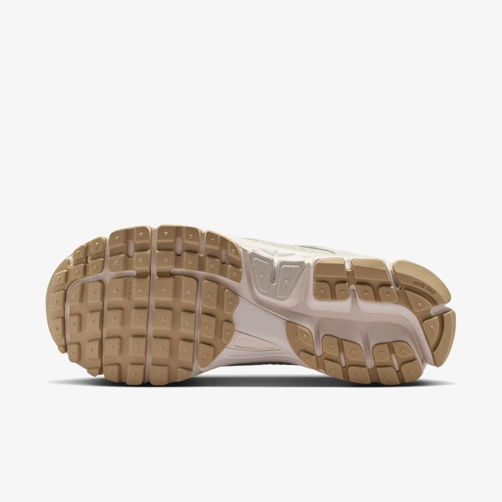 Женские кроссовки NIKE ZOOM VOMERO 5 IB8929-003_image_8