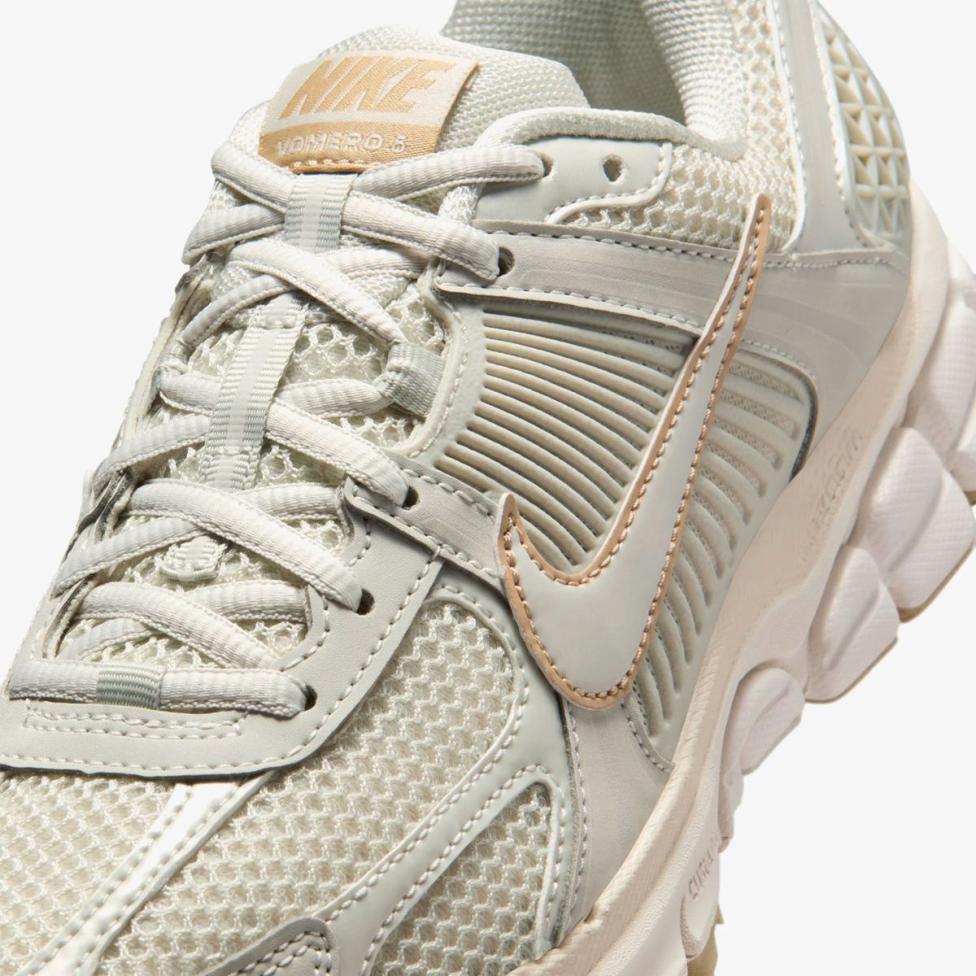 Женские кроссовки NIKE ZOOM VOMERO 5 IB8929-003_image_7