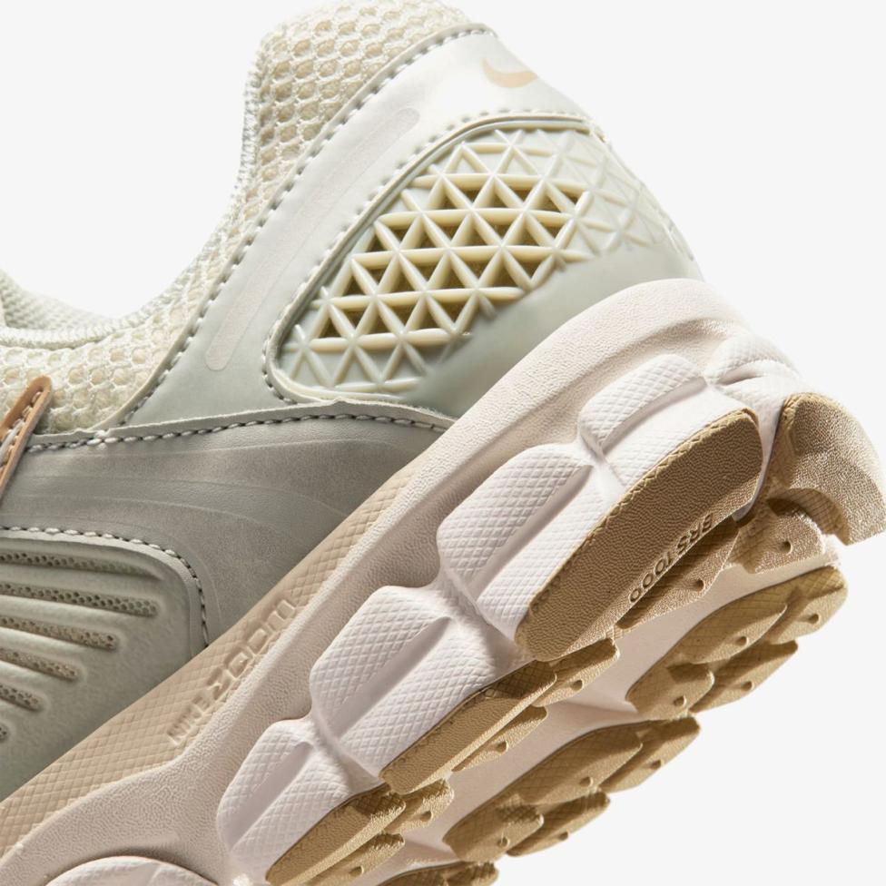 Женские кроссовки NIKE ZOOM VOMERO 5 IB8929-003_image_8
