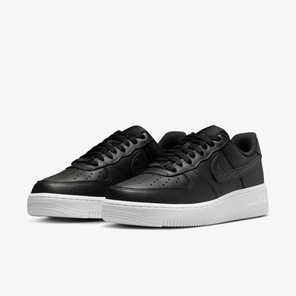 Жіночі кросівки NIKE AIR FORCE 1 07 SE IO4837-001_image_5