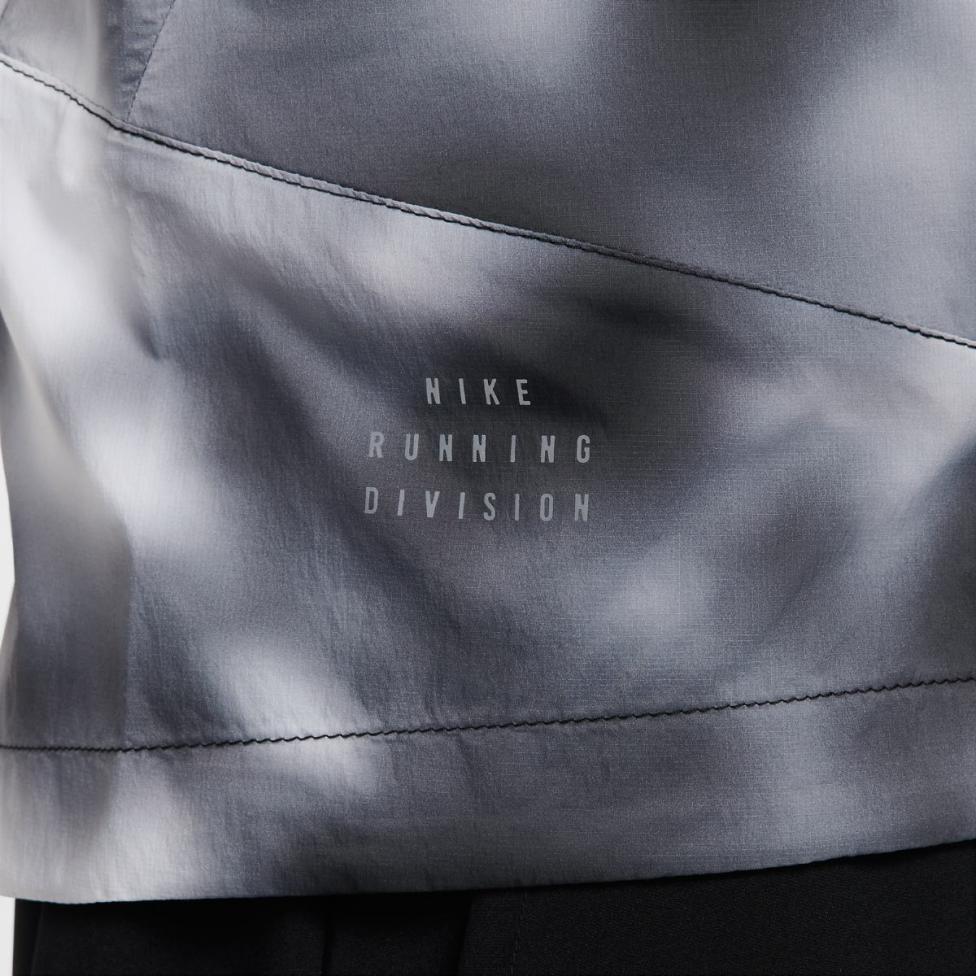 Мужская ветровка NIKE M NK UV RUN DIV AOP JKT HJ4142-010_image_5