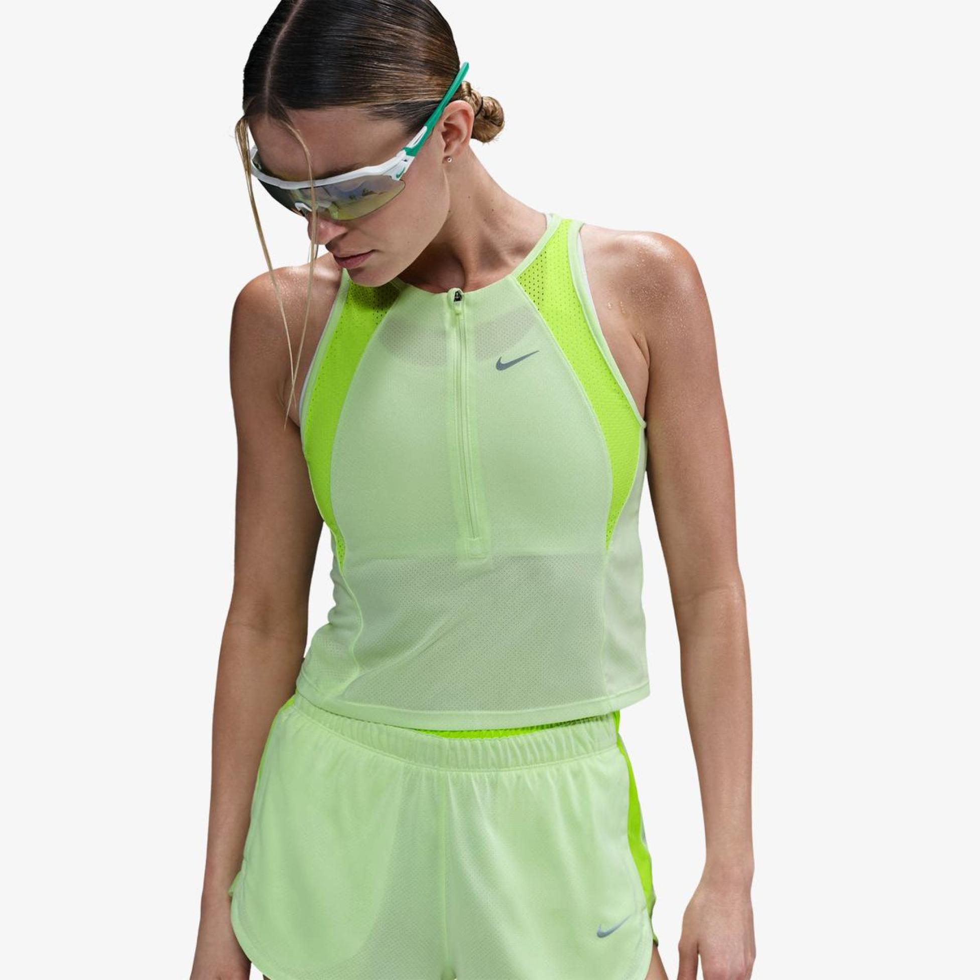 Женская майка NIKE W NK DF RUN NVLT SINGLET HJ2238-701_image_14