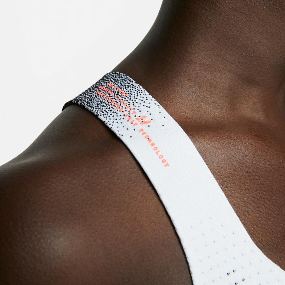 Жіночий топ NIKE W SWSH FLYKNIT BRA DQ5119-010_image_4