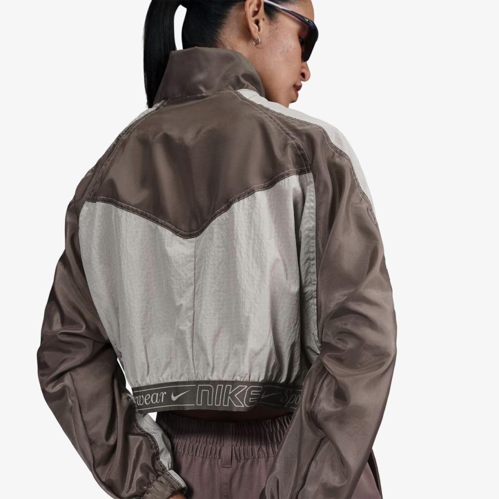 Женская ветровка NIKE W NSW JKT WVN STREET GLS HV6523-289