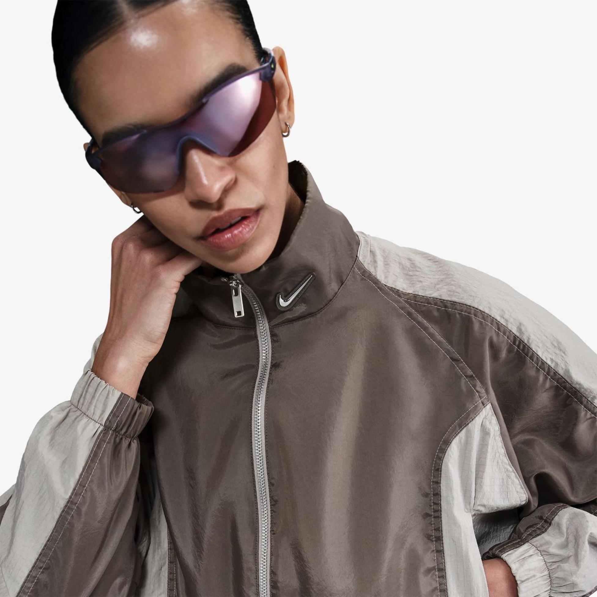 Женская ветровка NIKE W NSW JKT WVN STREET GLS HV6523-289