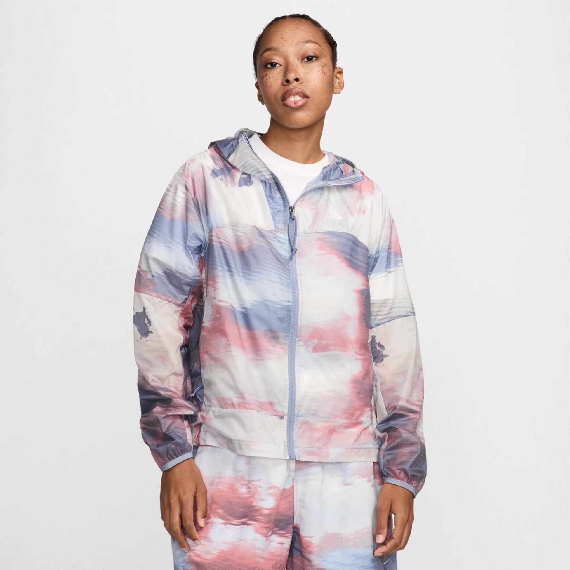 Женская ветровка NIKE W ACG CINDERCONE JKT FZ AOP FN1952-440