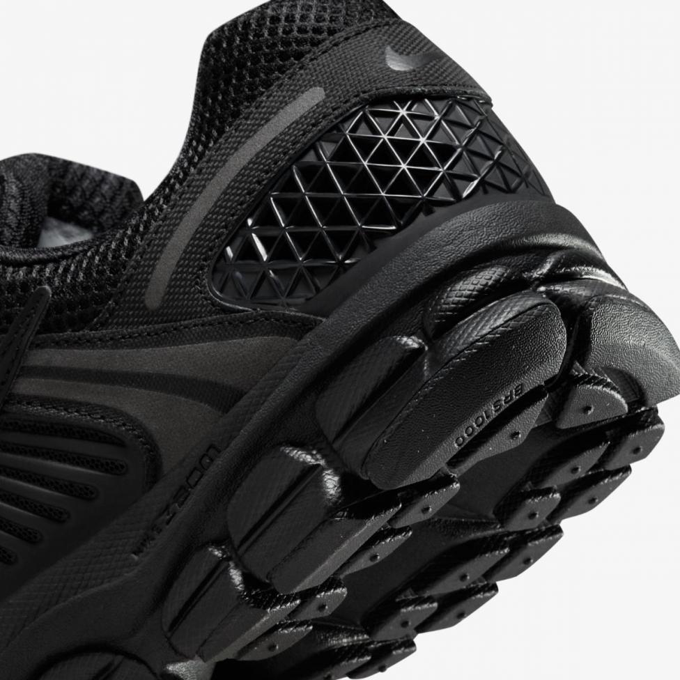 Чоловічі кросівки NIKE ZOOM VOMERO 5 BV1358-003_image_8