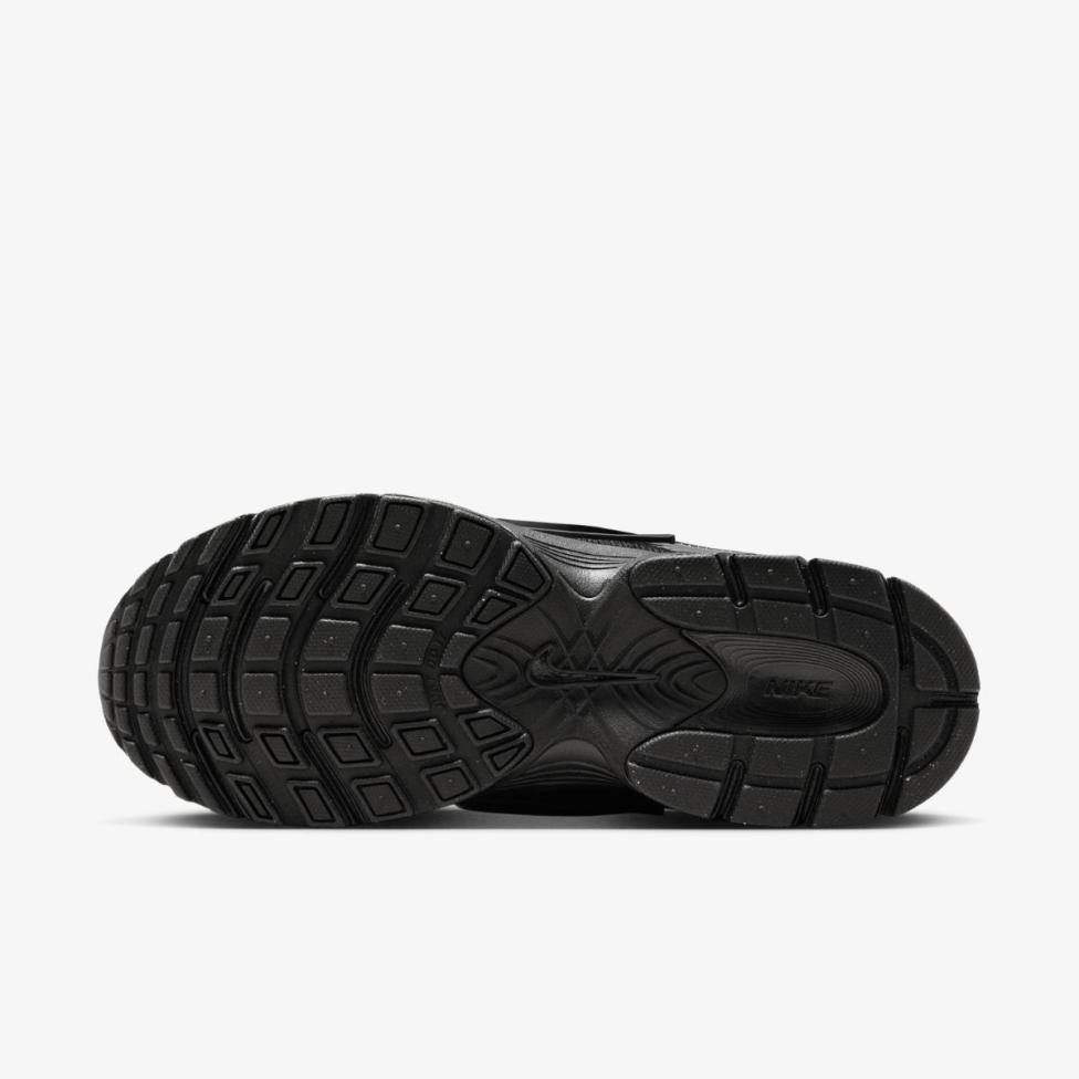 Жіночі кросівки NIKE W V5 RNR HQ7901-001